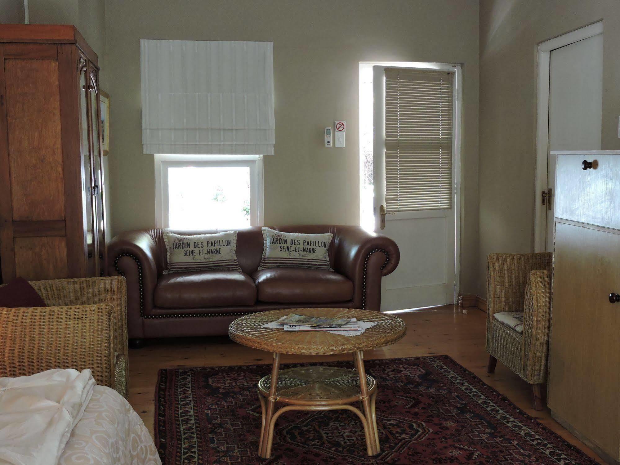 Bed and Breakfast Adley House Oudtshoorn Esterno foto