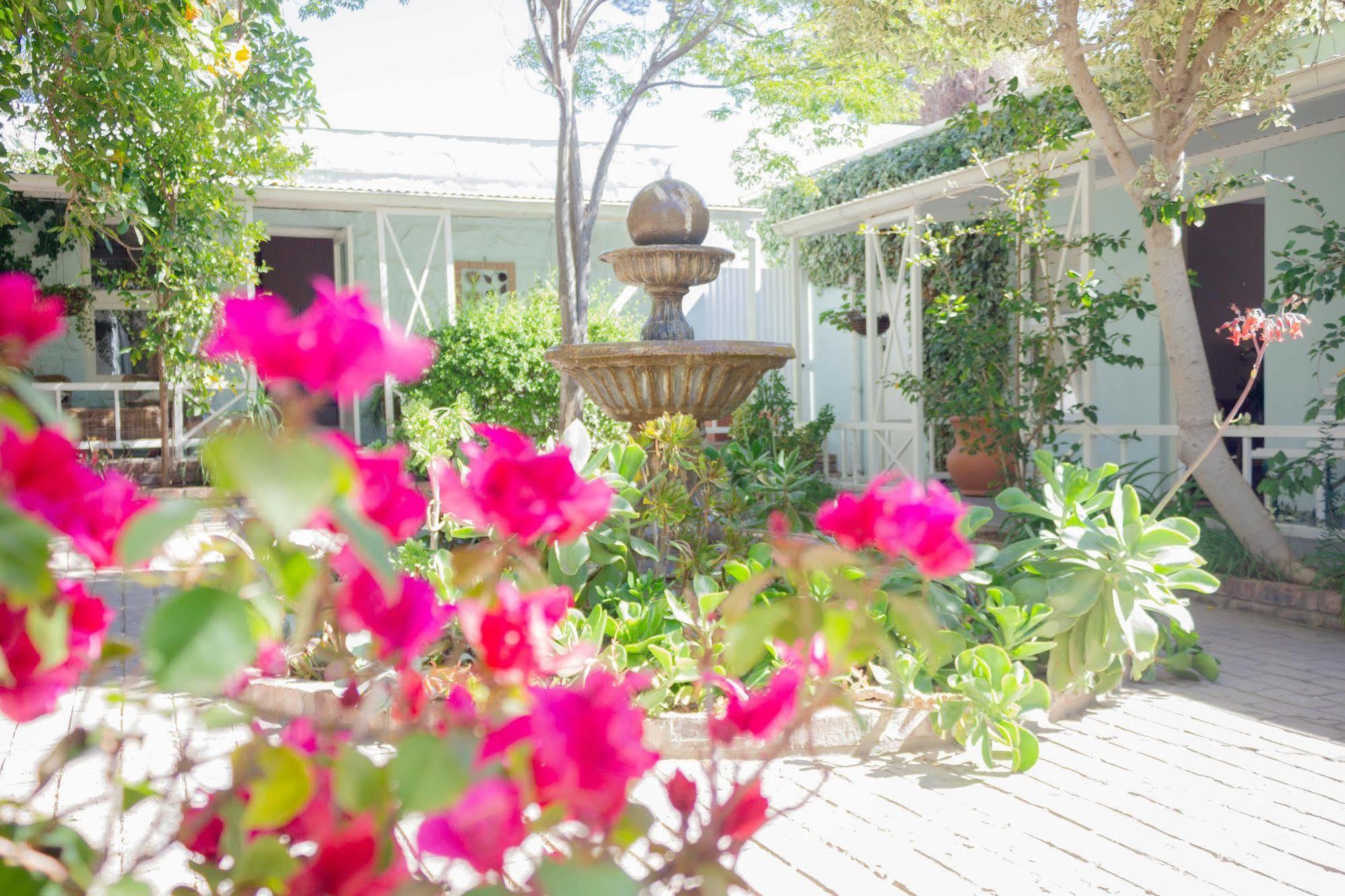 Bed and Breakfast Adley House Oudtshoorn Esterno foto